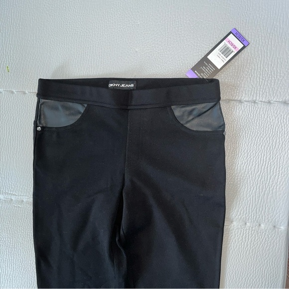 DKNY Jeans Ladies' Mid-Rise Ponte Pant Pull on Silhouette XS/ECH - Picture 1 of 13